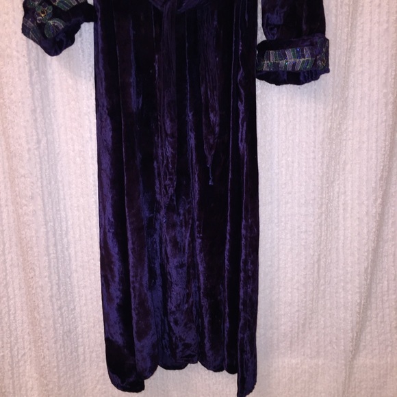 COPY - SOFT SURROUNDINGS velvet robe - Picture 4 of 11